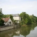 Villasurseine Holiday home