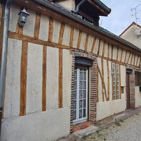 Villasurseine Holiday home