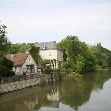 Villasurseine Holiday home