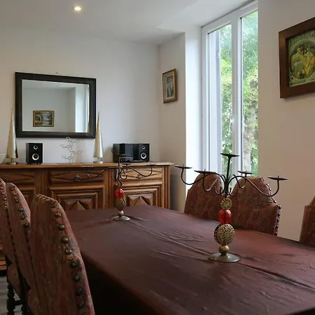 Villasurseine Holiday home